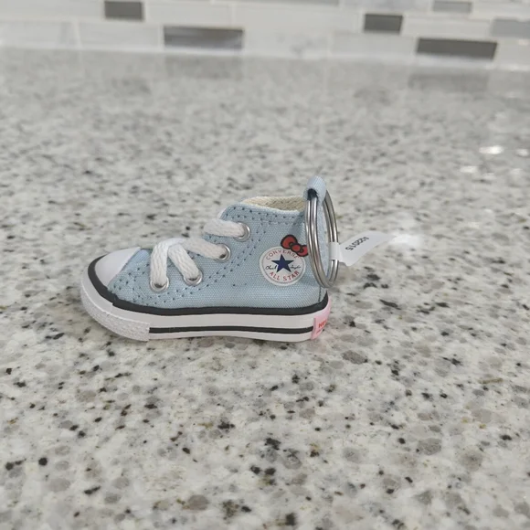 Converse x Hello Kitty Chuck Taylor All Star Keychain (Light blue, Cinnamoroll ) - Picture 4 of 5